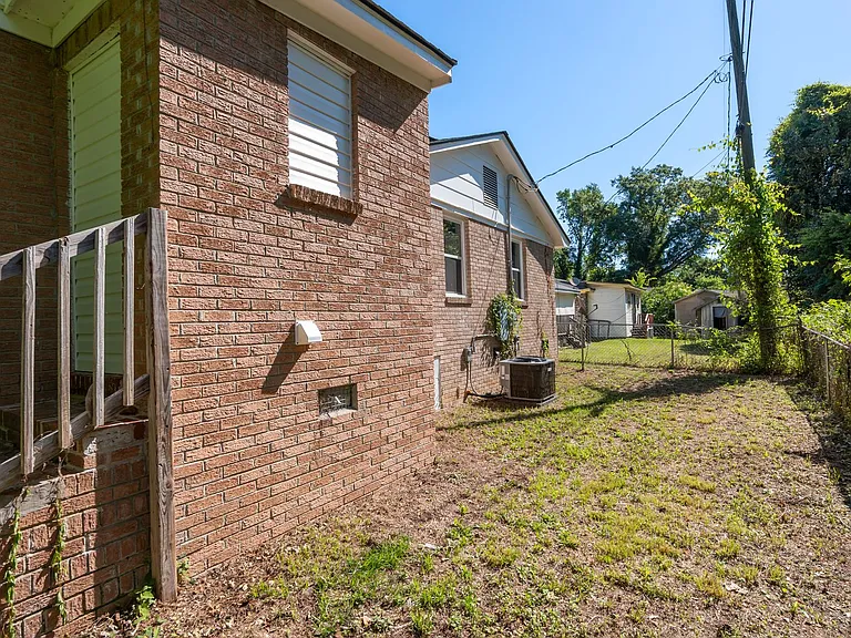 102 Burdock Cir — Photo 13