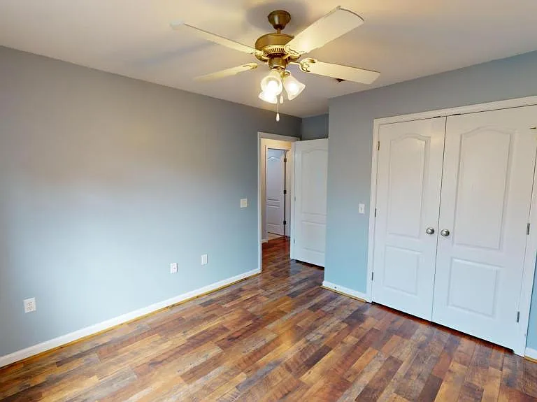 109 Mohegan Dr — Photo 15