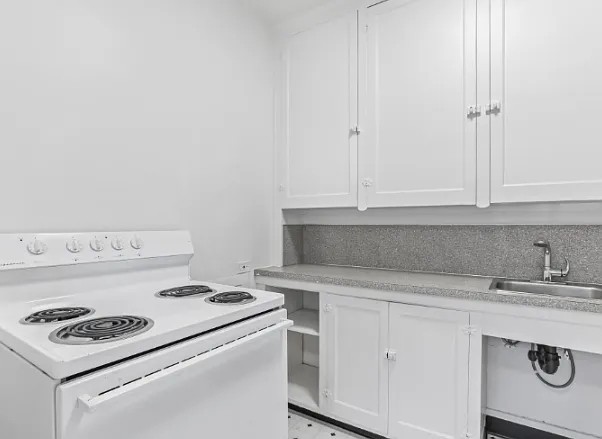 2128 SE Hawthorne Blvd - Caldwell Apartments — Photo 11
