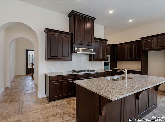 3rd image of 23150 Evangeline