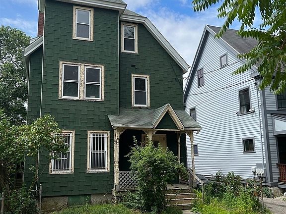 5th image of 63 Beech Glen St