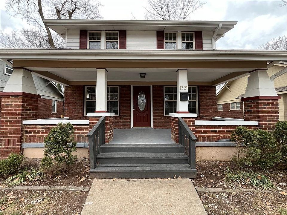1st image of 1321 W College St