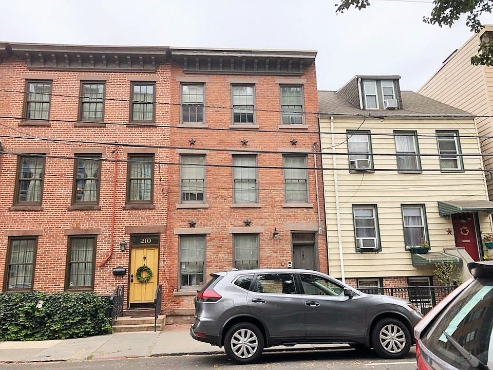 1st image of 208 3rd St #2