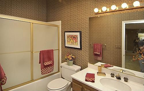 2nd image of 320 Elm St APT 308