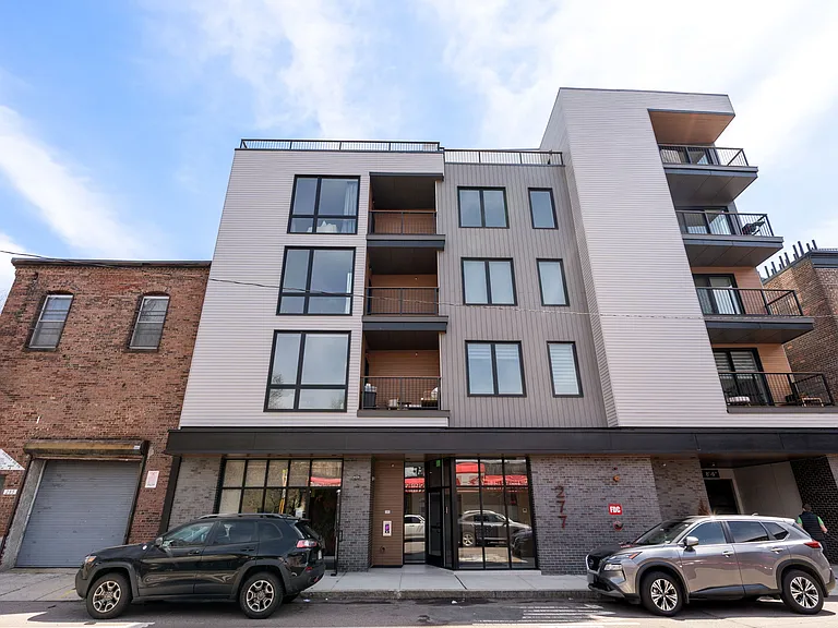 277 Border St #203 — Photo 20