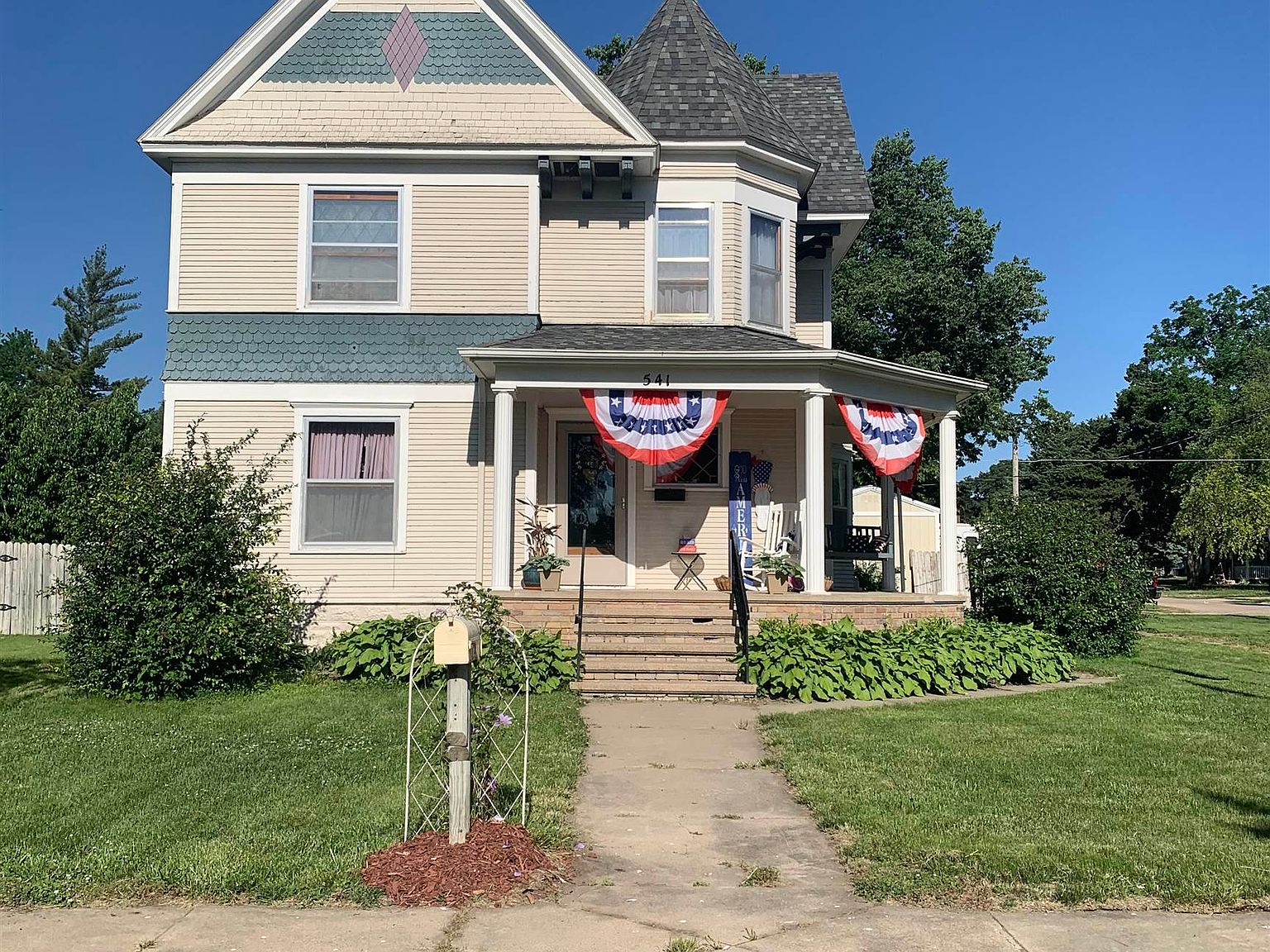541 N Walnut St, Red Cloud, NE 68970 | Zillow