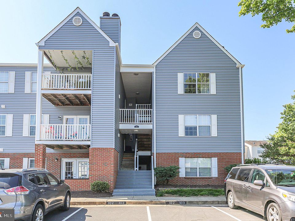 1st image of 102 Picadilly Ln APT 201