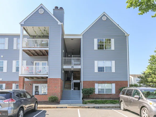 102 Picadilly Ln APT 201, Stafford, VA 22556
