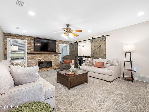 4th image of 480 Sanga Cir W