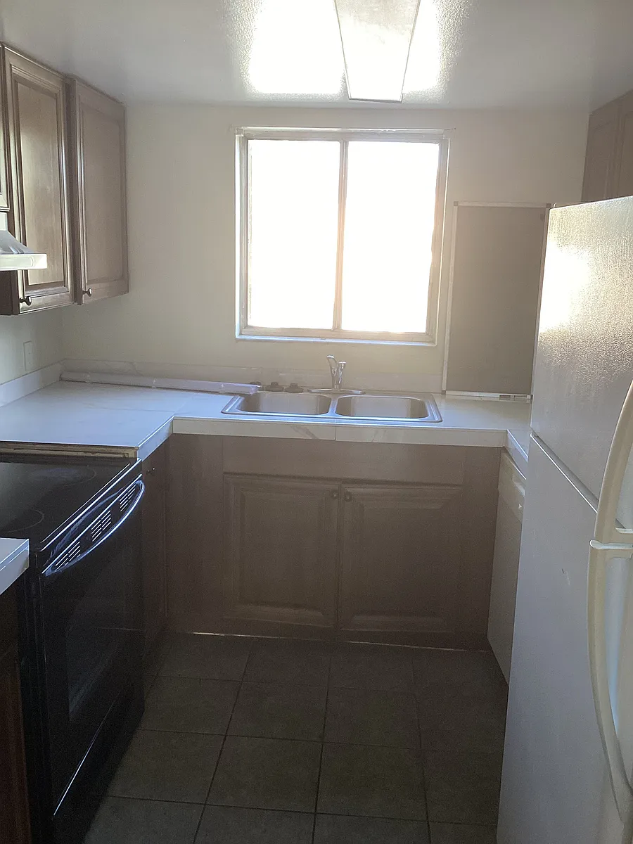 Building Photo - 2054 Bowen Dr #2054