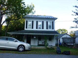 29 Lake Rd, Hamburg, PA 19526