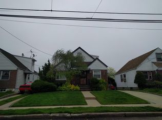 23 N Waldinger St, Valley Stream, NY 11580