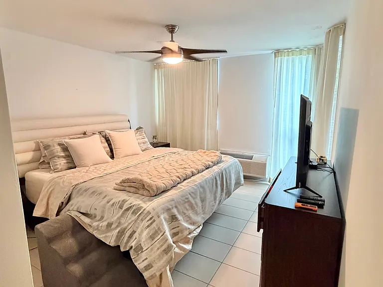 1554-C Lopez Landron Le Ct #304 — Photo 7