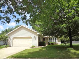 17 Valerie Dr, Appleton, WI 54915