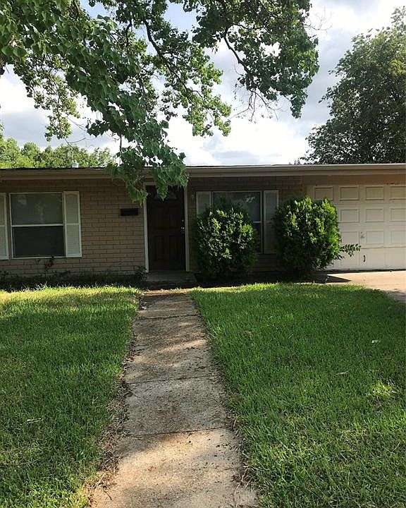 1st image of 906 La Vista Dr #906