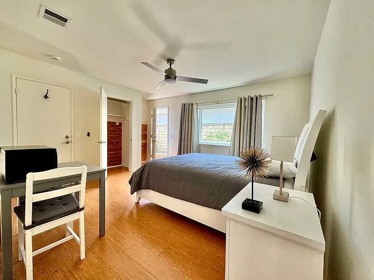 Private furnished room.