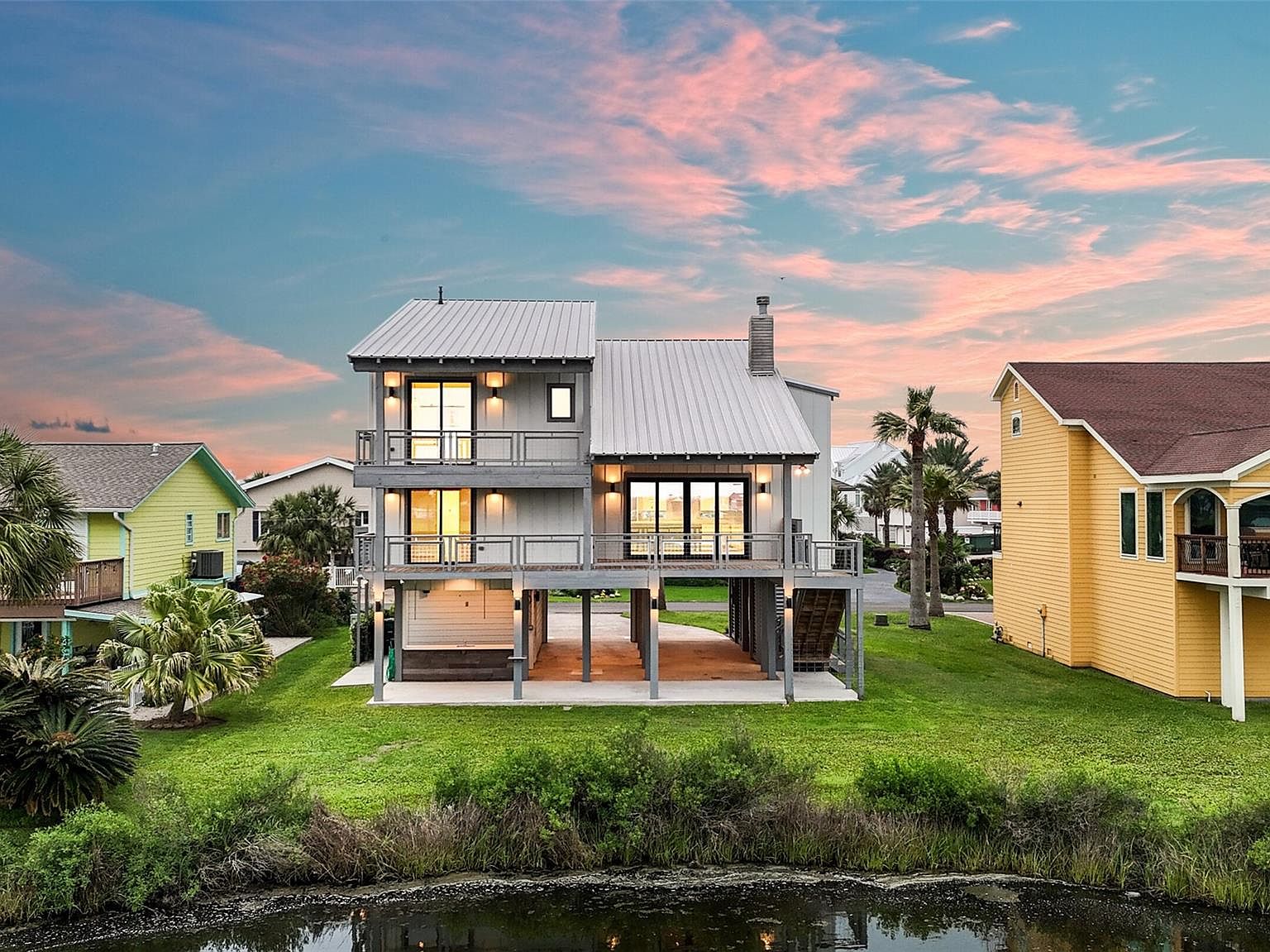 【中古】LoggBoad 13957 Grambo Blvd, Galveston, TX 77554 | MLS #39539071 | Zillow