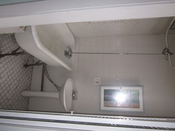 5th image of 232 Boerum St #1LB