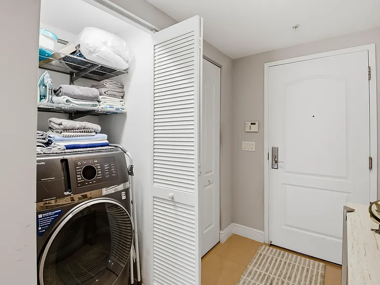 191 SE 20th Ave #210 — Photo 39