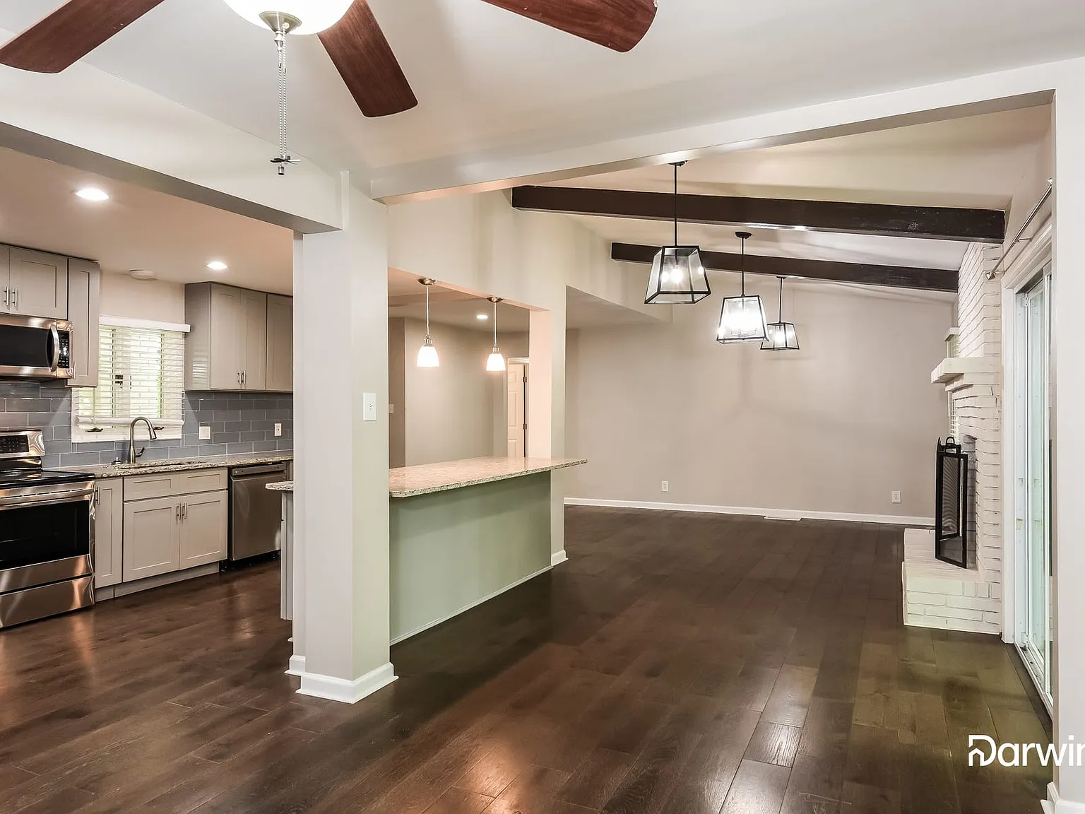 4 bed, 2.0 bath, 1895 sqft, $2,345 — Photo 3