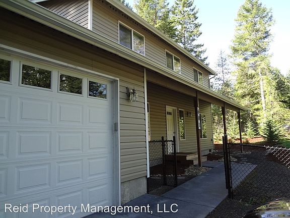 2nd image of 681 NE Collins Lake Dr