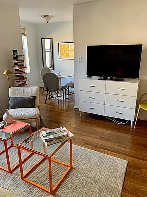 Rented by Compass | media 18