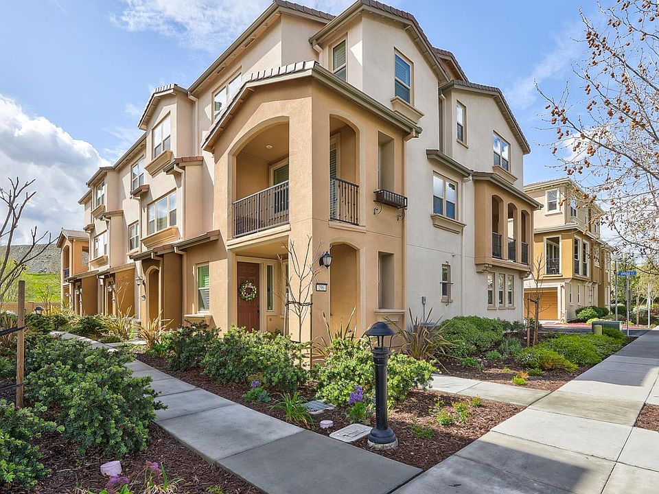 1st image of 296 Esfahan Ct