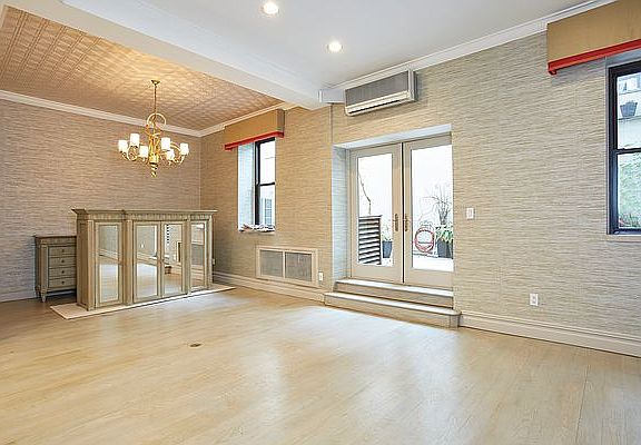 4th image of 101 W 81st St APT 222