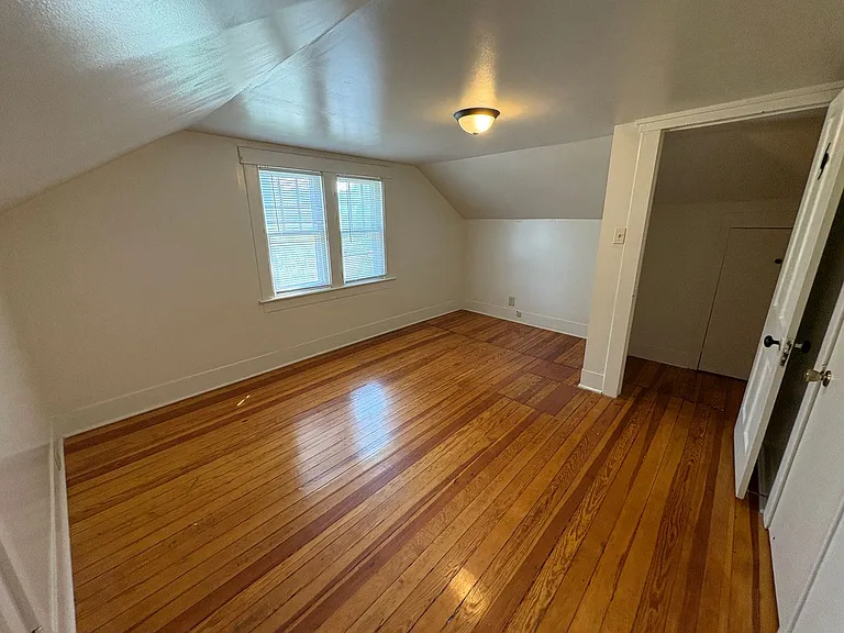 2209 Hawthorne Ave — Photo 30