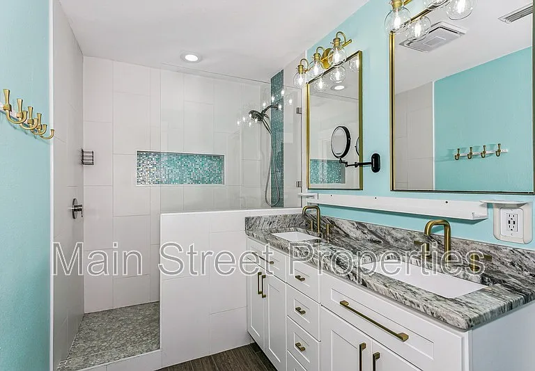 231 Sabine Dr — Photo 35