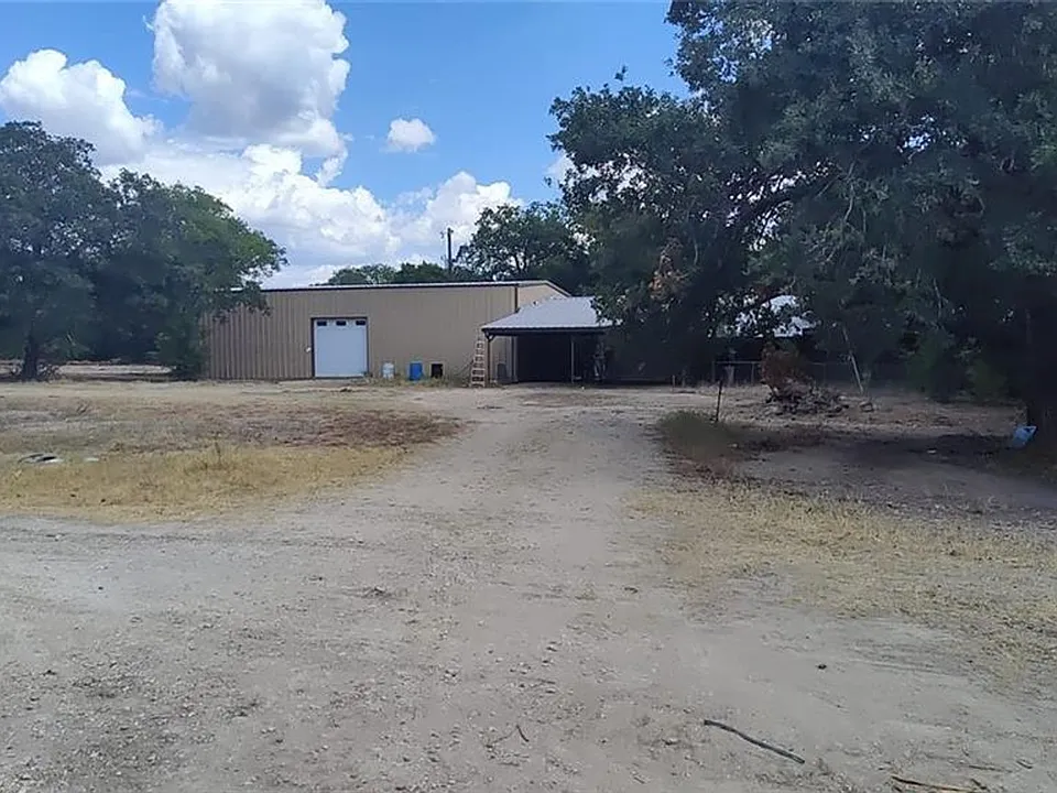 19219 Hog Eye Rd