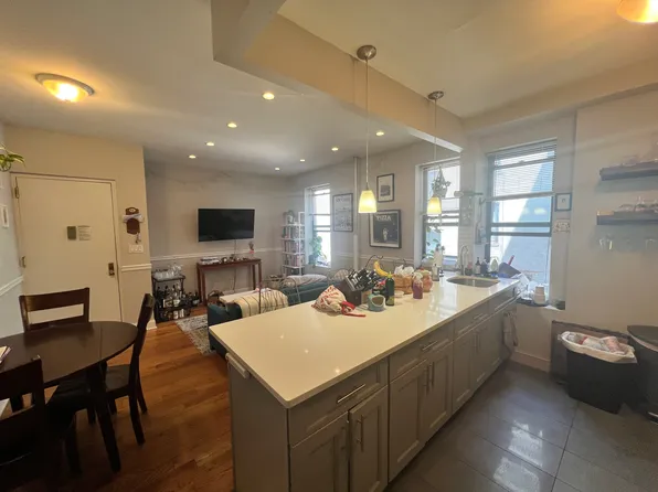 1575 President Street 10 image 3 of 18