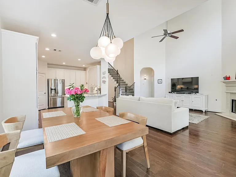 6 S Wheatleigh Dr — Photo 9