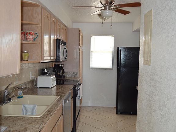 3rd image of 520 Palm Springs Blvd APT 801