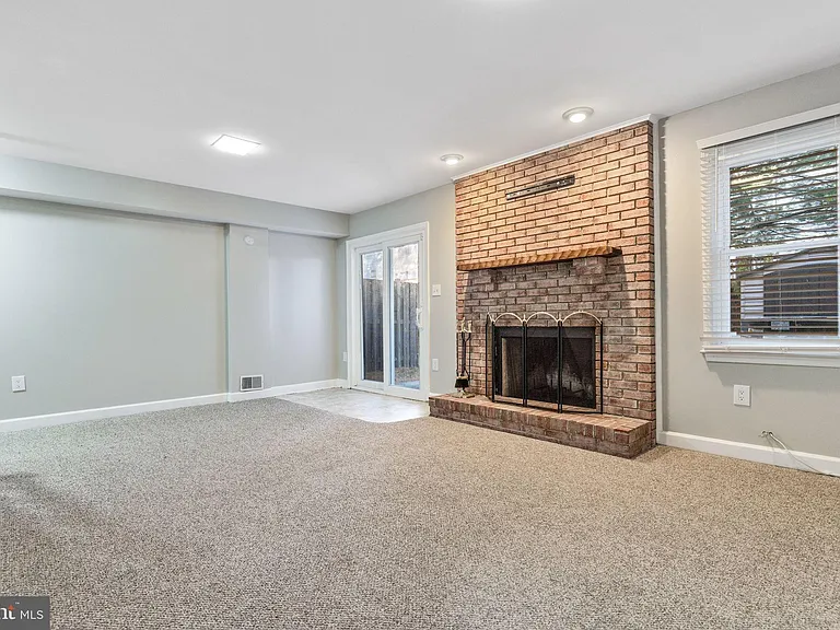 2148 Colonel Way — Photo 30