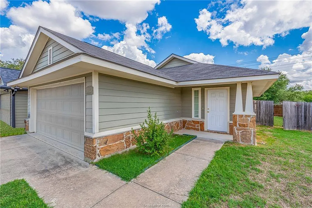 3 bed, 1223 sqft, $1,850 — Photo 3