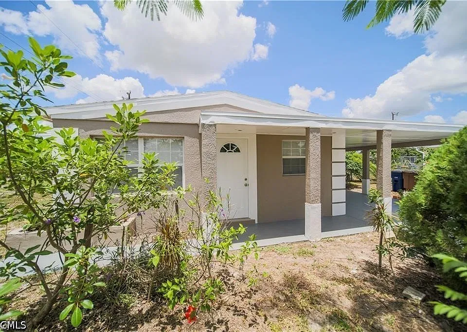 23 Apache St