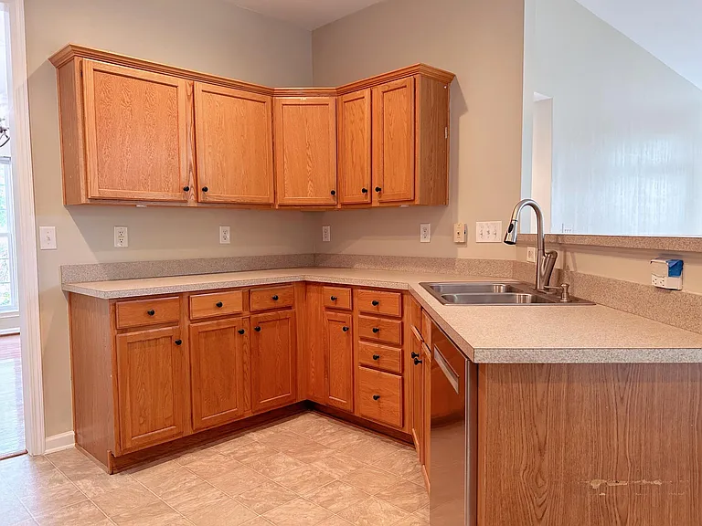 2108 Lord Proprietor Ln — Photo 10