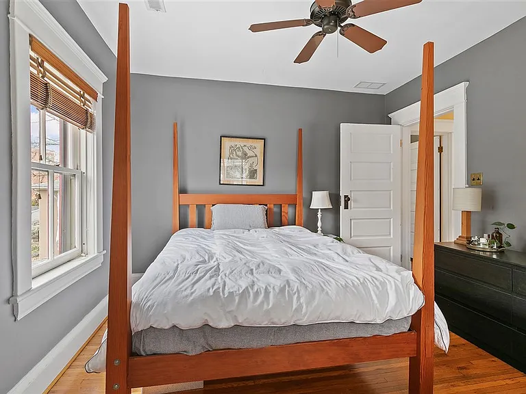 512 Lexington Ave — Photo 4