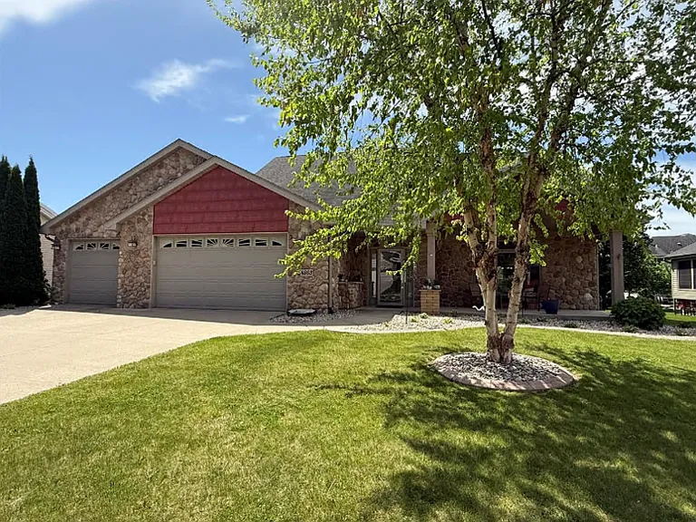 4363 Memorial Cir — Photo 2