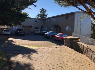 1662-1672 McPherson Ave, North Bend, OR