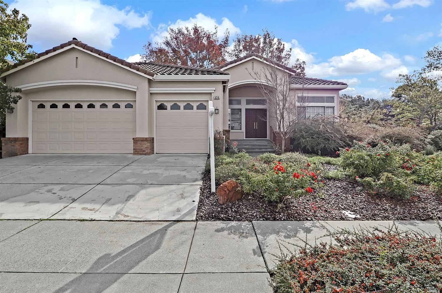 5210 Pavilion Ct photo 1