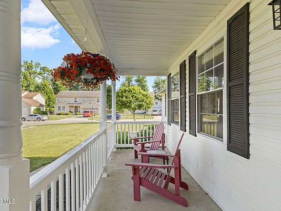 4th image of 2409 Coe Ct