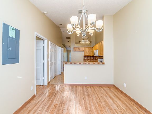 3rd image of 636 Grand Hwy