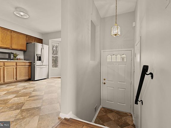 5th image of 2890 Schoolhouse Cir