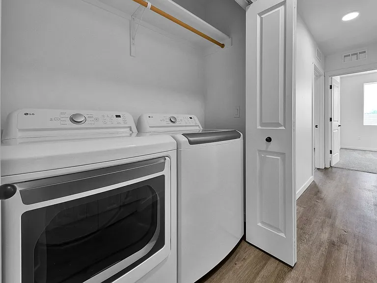 Milstick Apartments — Photo 48