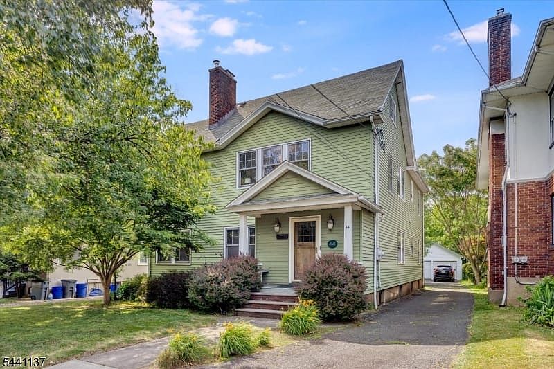 1st image of 44 Walnut Cres