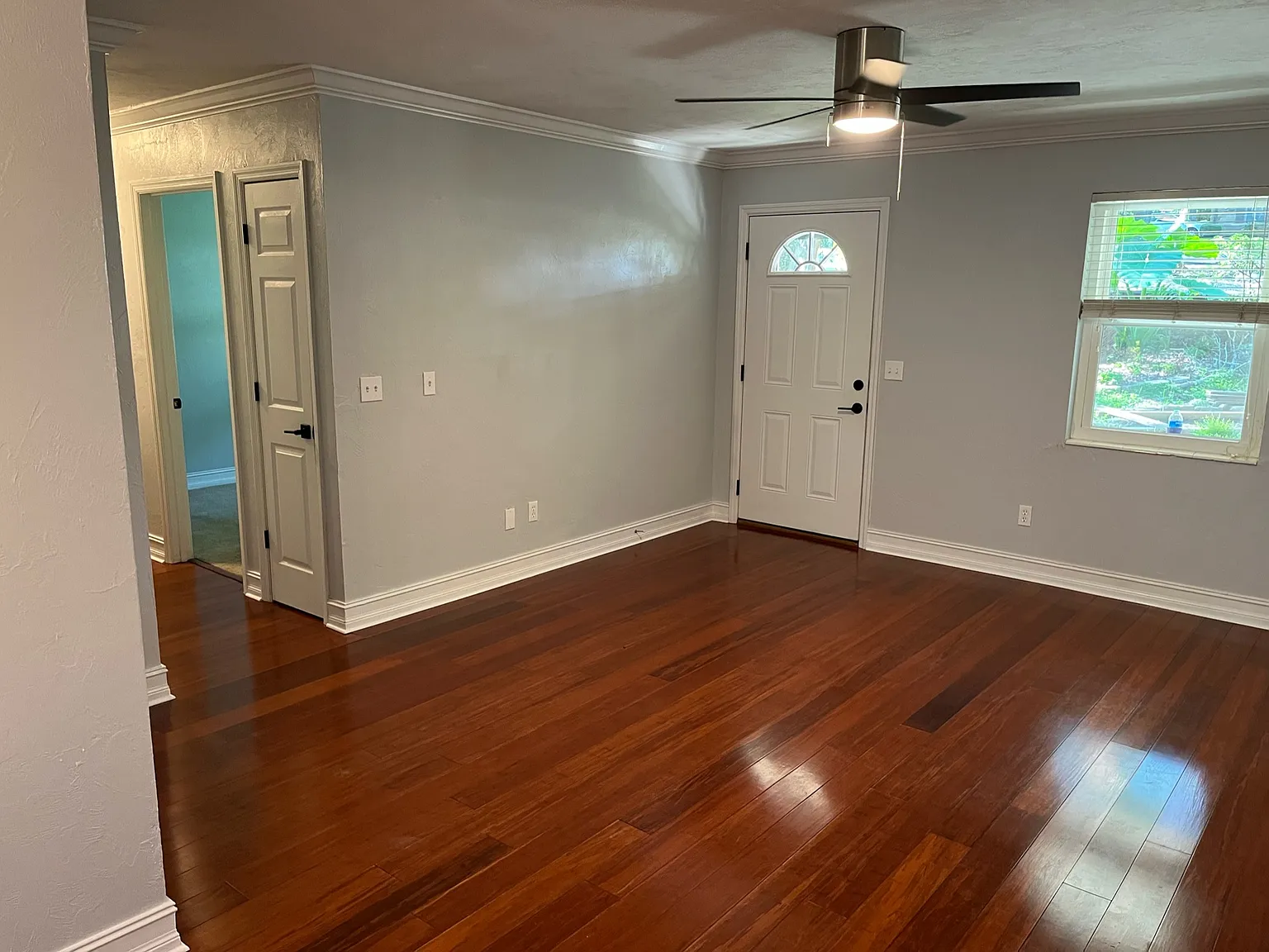 3 bed, 988 sqft, $1,800 — Photo 3