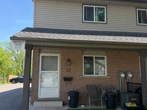 900 James St #13, Woodstock, ON N4S 1S4