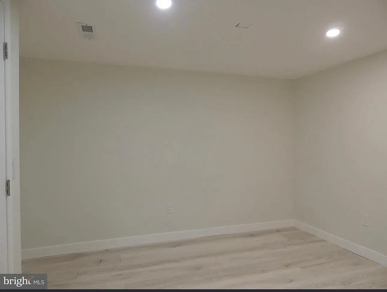 2 bed, 2520 sqft, $2,000 — Photo 3